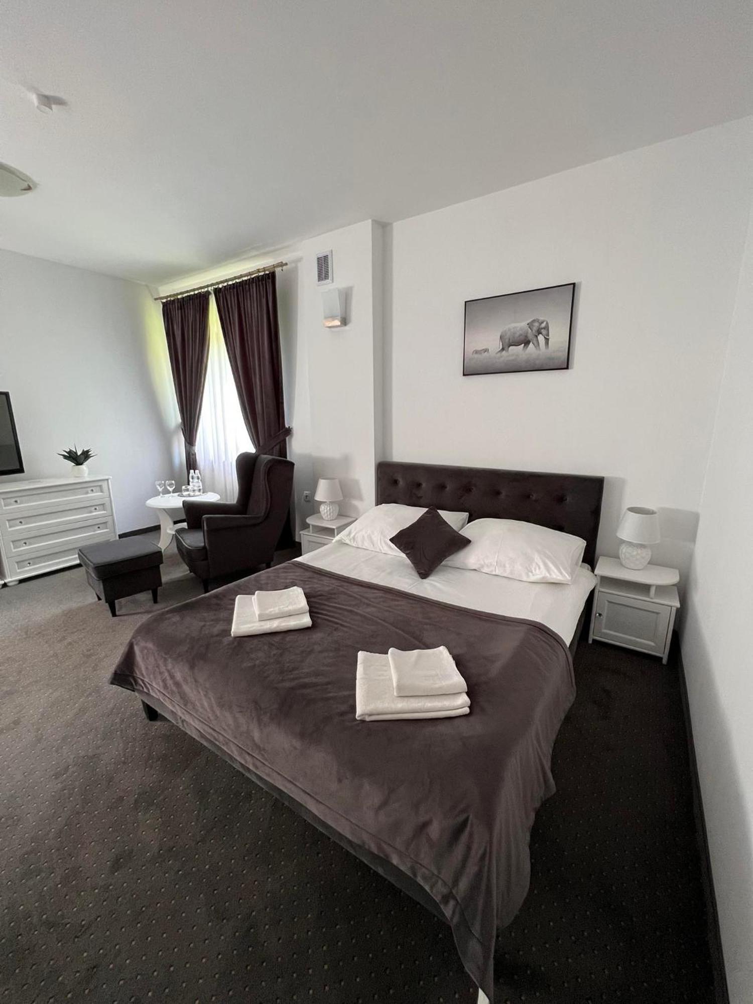 Hotel Park Opoczno Εξωτερικό φωτογραφία
