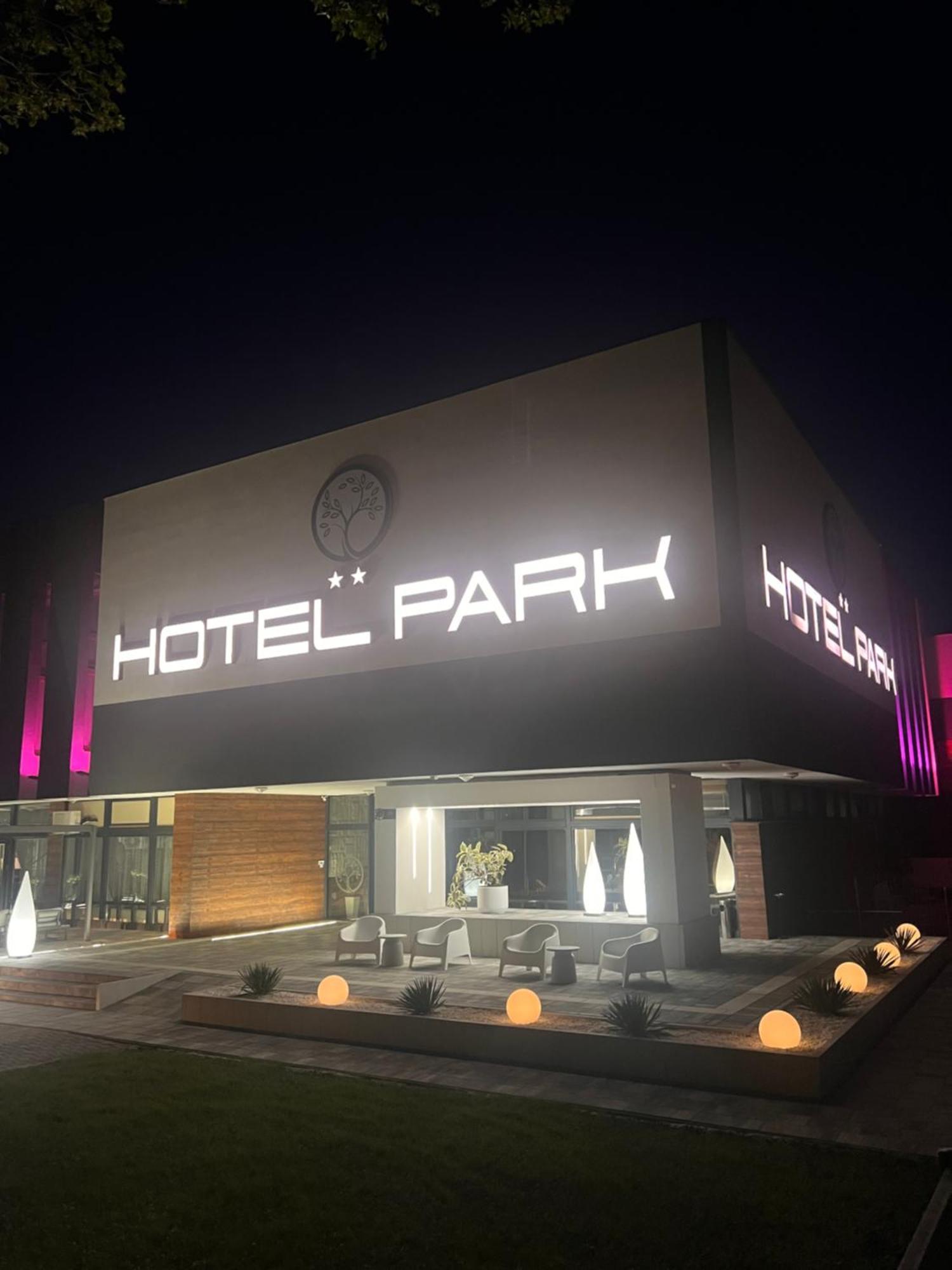 Hotel Park Opoczno Εξωτερικό φωτογραφία