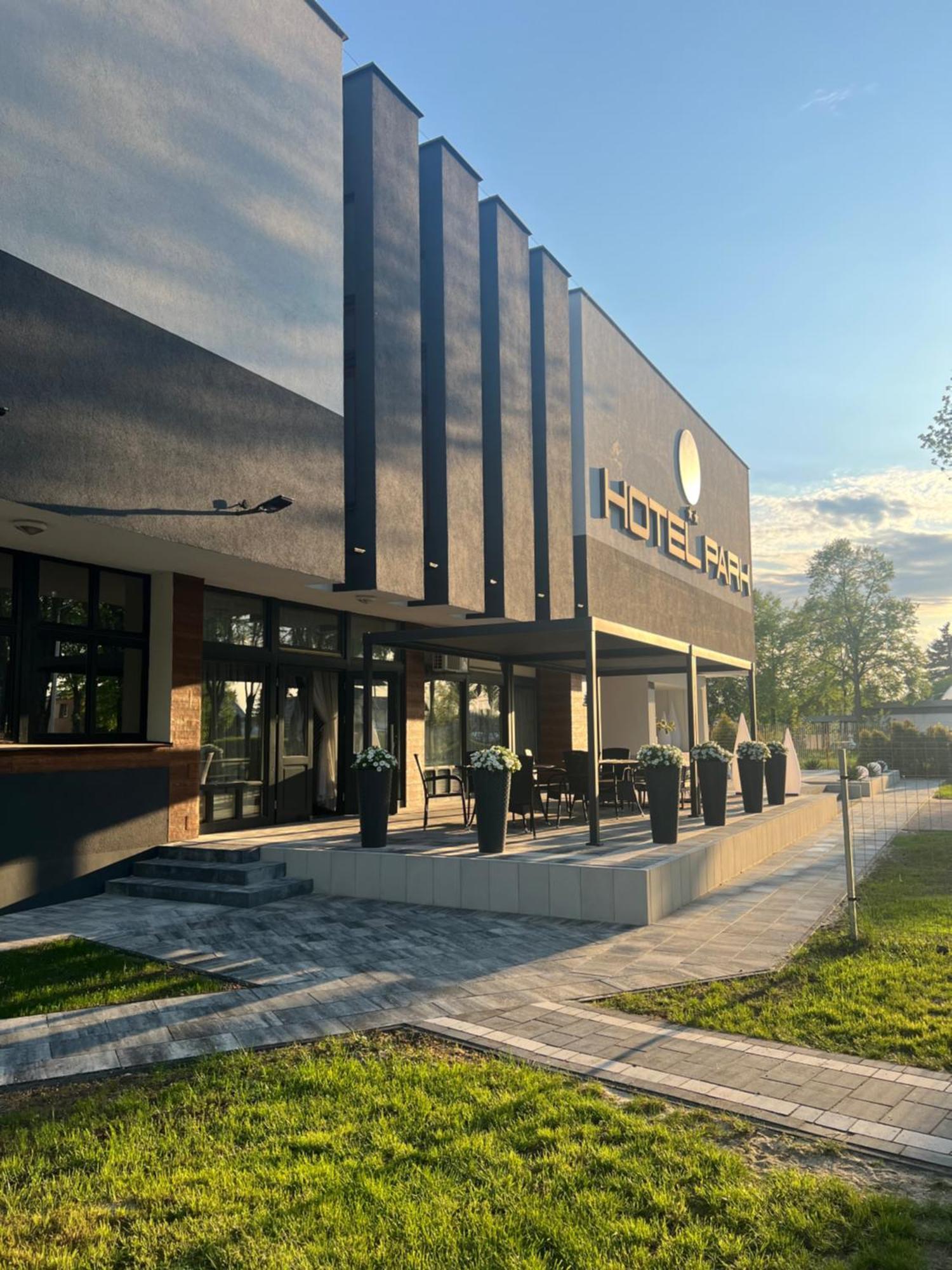 Hotel Park Opoczno Εξωτερικό φωτογραφία