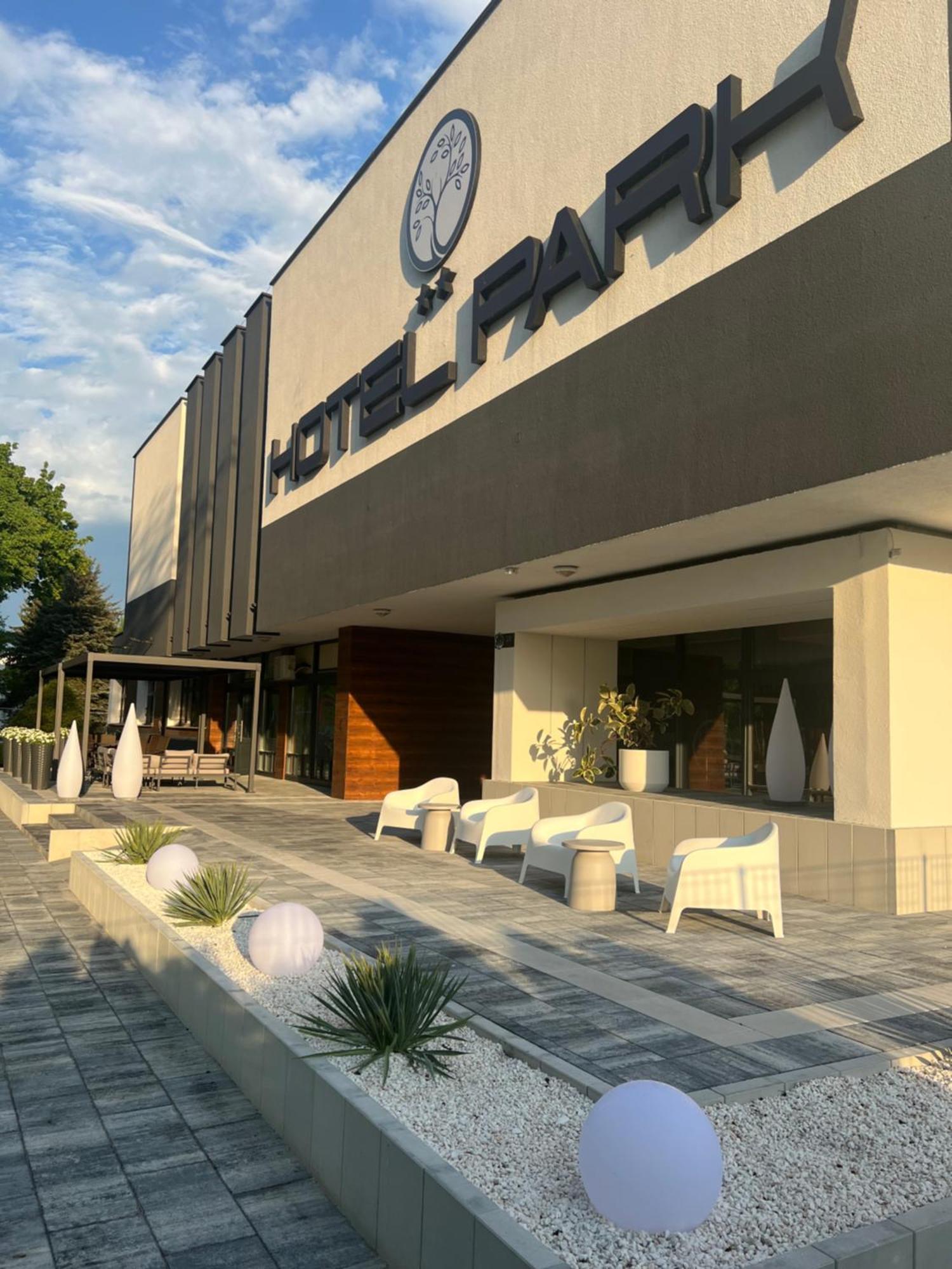 Hotel Park Opoczno Εξωτερικό φωτογραφία